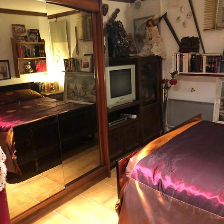 Apartamento Yufan La Ville-du-Bois Habitación foto